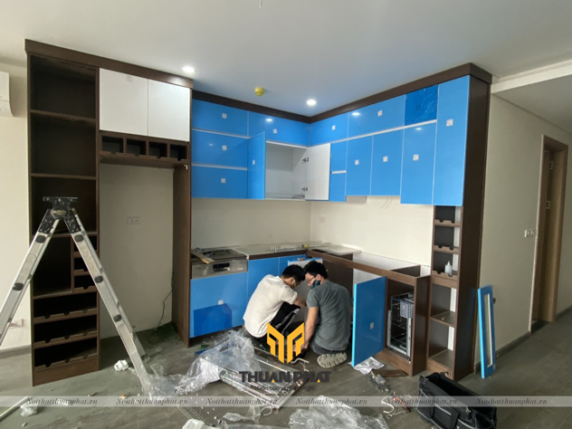 Tủ bếp Acrylic sử dụng thùng gỗ MDF lõi xanh chống ẩm phủ Melamine vân gỗ An Cường